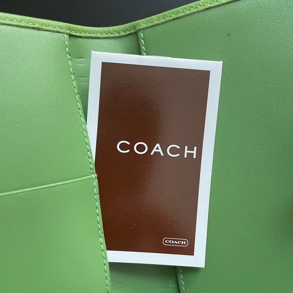 COACH Green Leather Agenda (small) - Picture 8 of 9